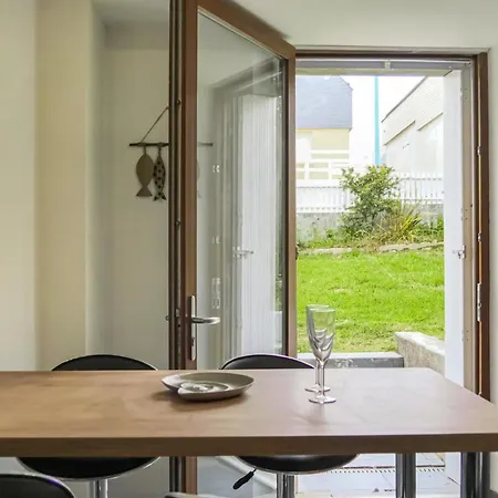 1 Bedroom Gorgeous In Pirou