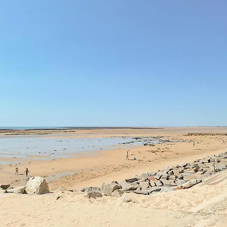 1 Bedroom Cozy In Apartment Pirou